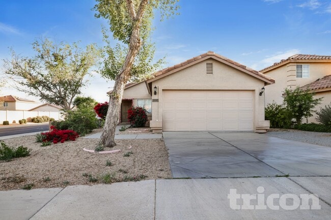 Building Photo - 12901 W Laurel Ln