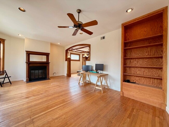 Photo - 2414 N Spaulding Ave Unit 2f