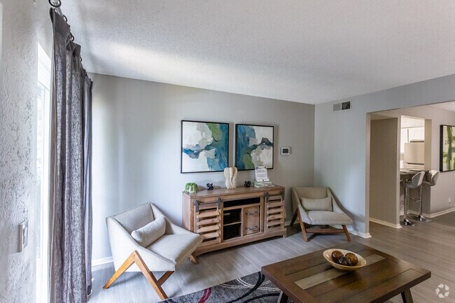 2HAB, 1,5BA - Roble - 1080 ft² - Sala de estar - Highland on Briley