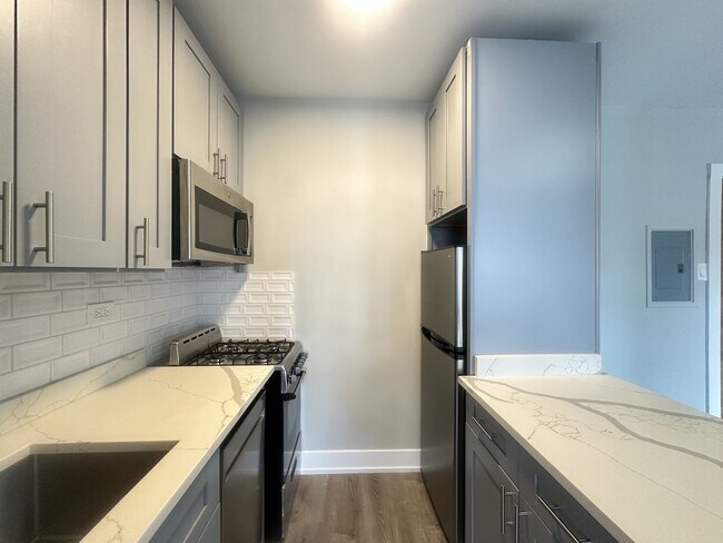 Photo - 545 W Belmont Ave Unit B7