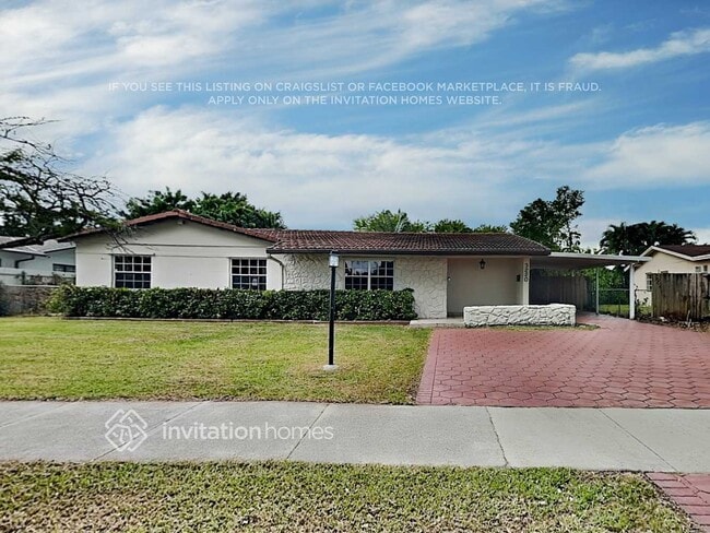 Building Photo - 3220 SW 118th Ct