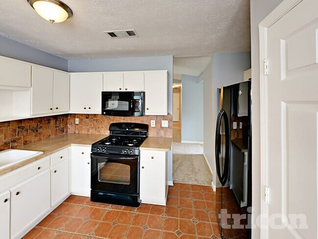 Photo - 1680 Rolling Hills Trail SE