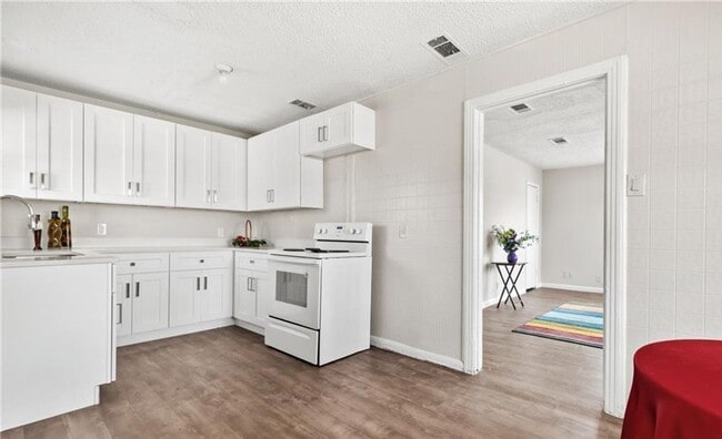 Photo - Updated 4-bedroom 2-bathroom home!  Housing accepted!!