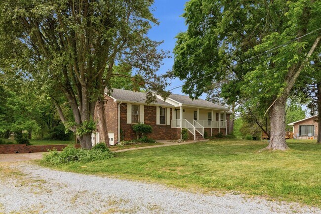 308 Brookview Ct