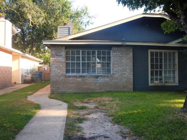 Building Photo - Farley Drive Unit B Rental