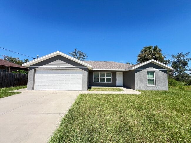 Building Photo - BEAUTIFUL 3 Bedroom, 2 Bathroom Home in Su...