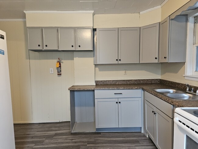 Photo - 355 Reynolds Ave