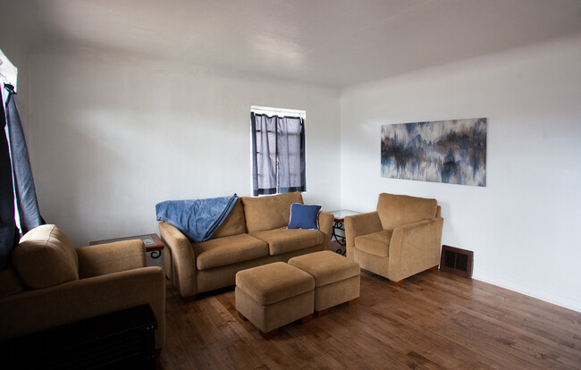 Photo - 250 N 17th St Unit Comfy Furnished House