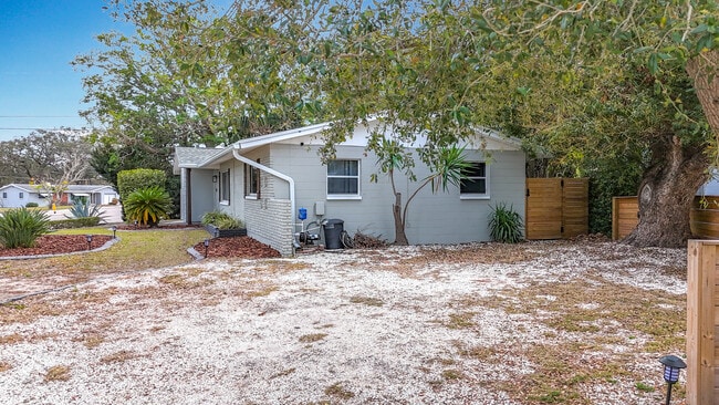 Photo - 6772-6113 113th St