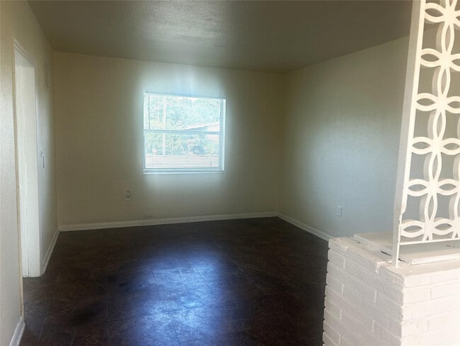 Photo - 3050 NW 5th Ct