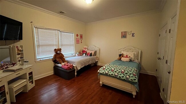 Photo - 137 W Market St