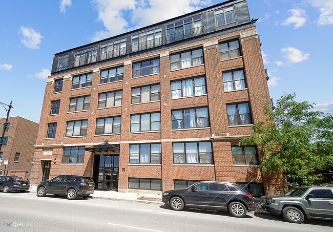 Photo - 2911 N Western Ave Condo Unit 313