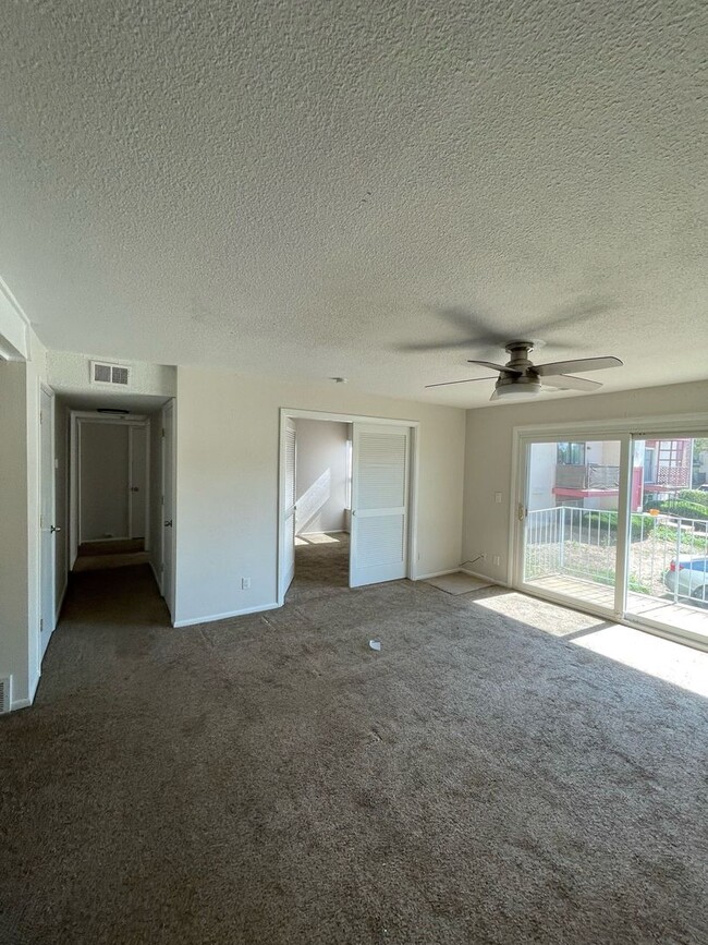 3BD/ 2BA Apartment! MOVE IN READY w/ 1 MON... - 3BD/ 2BA Apartment! MOVE IN READY w/ 1 MON... Unit 25-201