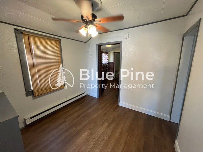 Photo - 498 E 17th St
