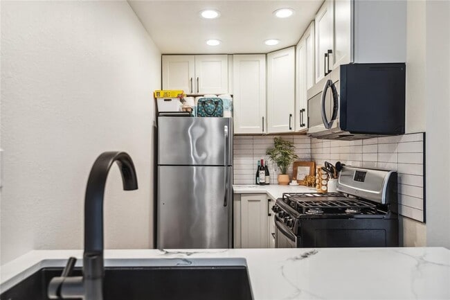 Photo - 1313 E 52nd St Unidad 101