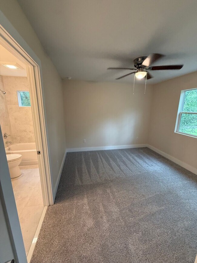 4405 NW 31st Ave