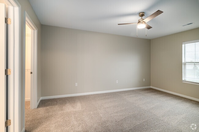 3BR, 2BA - 1,480SF - Primary Bedroom - QUAIL CREEK