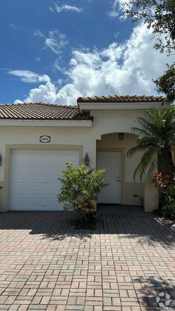 Building Photo - 9916 Galleon Dr Rental