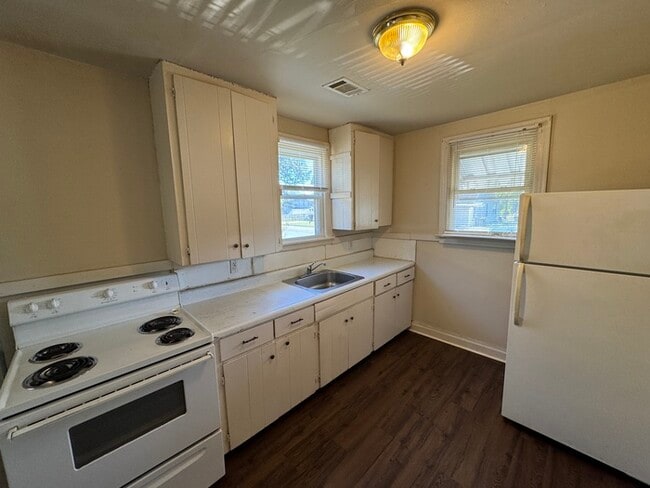 Photo - Nice 2 bedroom 1 bath home near UAMS