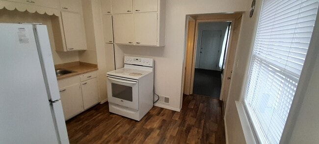 Kitchen (a) - 3934 N Nevada St Unit 3934 N Nevada