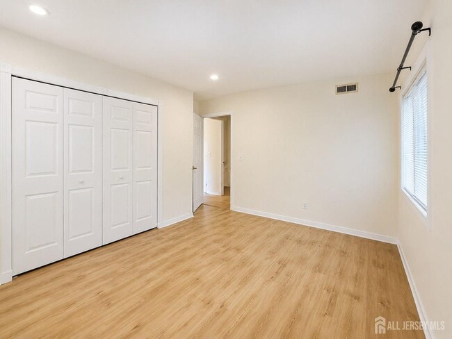 Photo - 2112 Sayre Dr