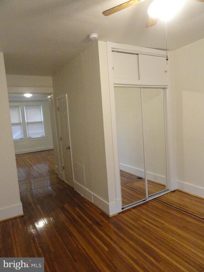439 Quincy St NW Unit 1