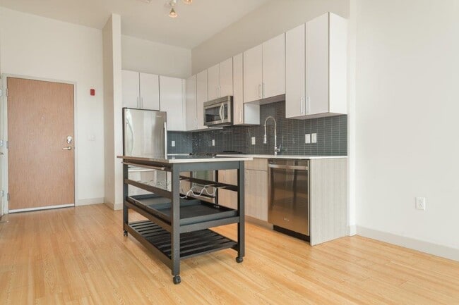 Building Photo - 320 D St Unit 157