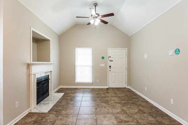 Photo - 194 Village Dr