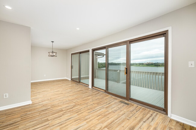 Photo - 893 Cliffs Dr Unit 307 A