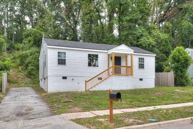 Photo - 655 Seymour Dr