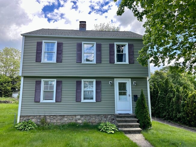 Photo - 304 Buckingham St House