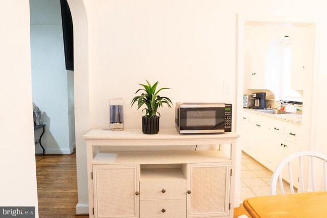 Photo - 1037 16th St S