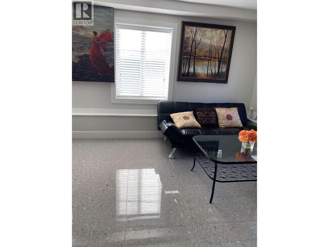 Photo - 3254 E 6th Ave