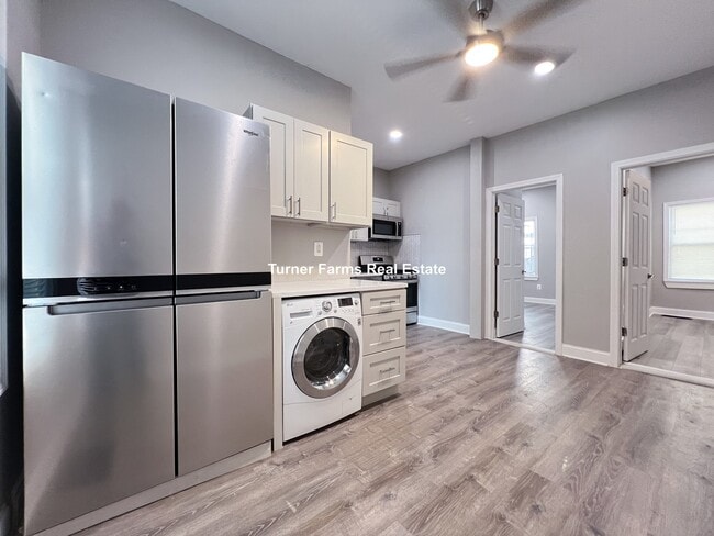 Building Photo - 150 5th St Unit 1