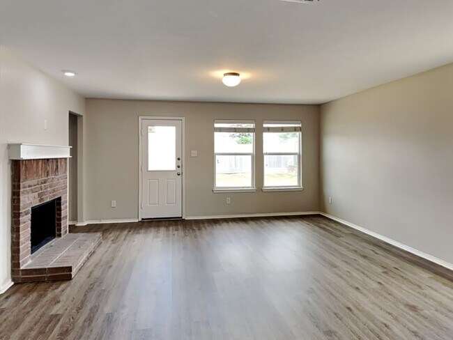 Photo - 602 Azalea Dr