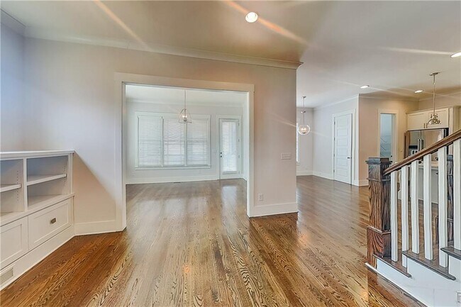 Photo - 1322 English St NW