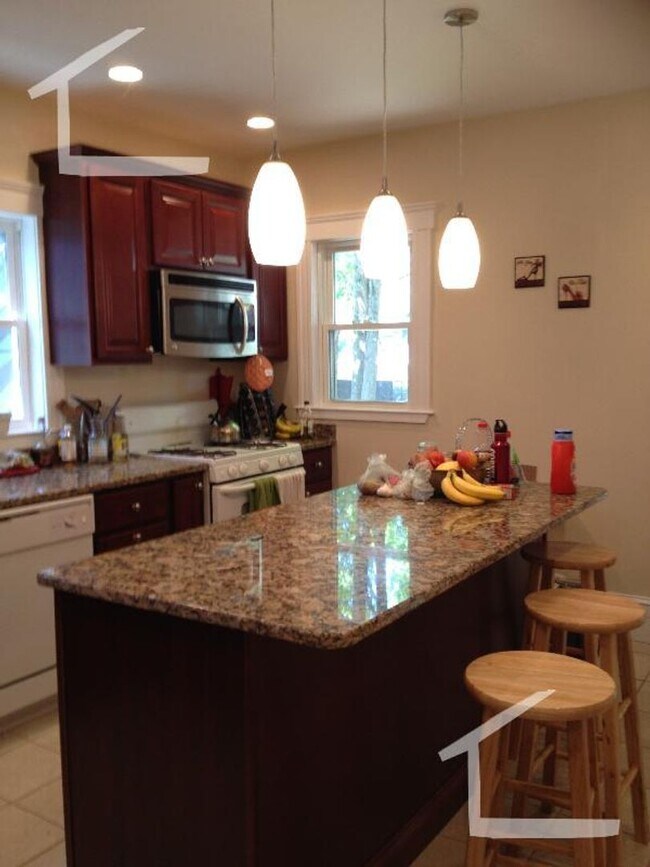 Photo - Renovated 5 Bed in Brighton – Central Air – W/D in Unit – 9/1 Move-In