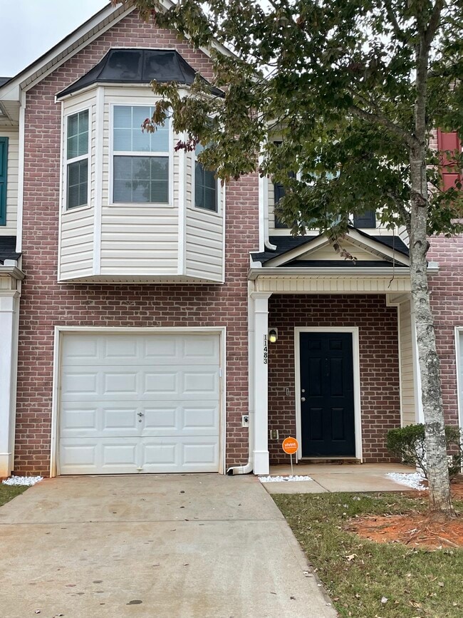 FRONT HOUSE - 11483 S Glen St