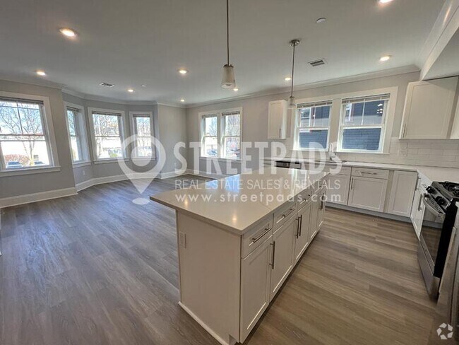 Building Photo - 4 bedroom in Boston MA 02134 Rental