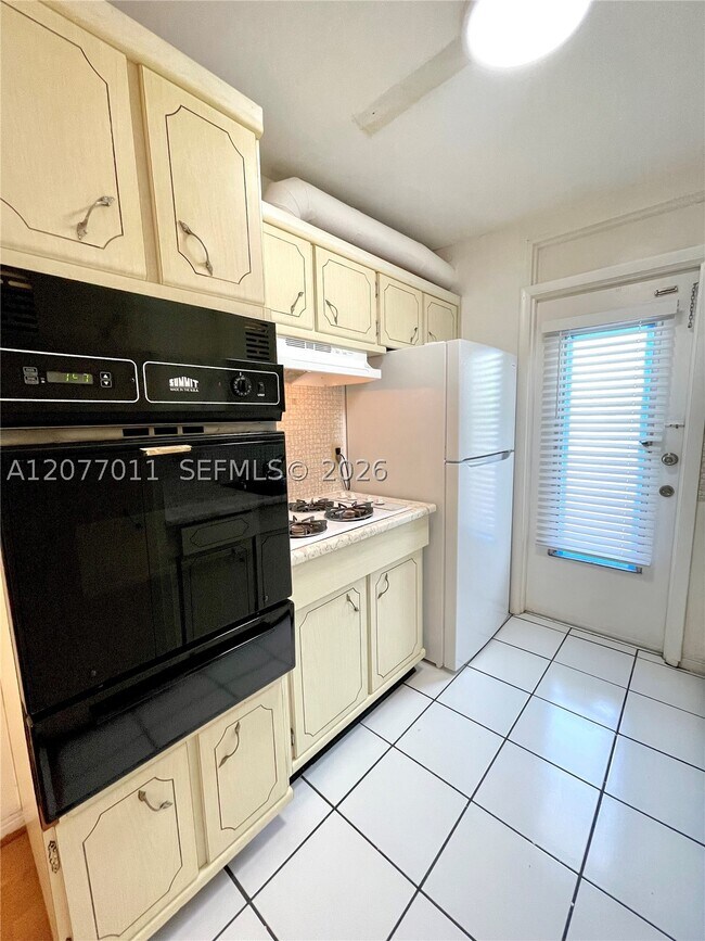 Photo - 441 Collins Ct Unit 30