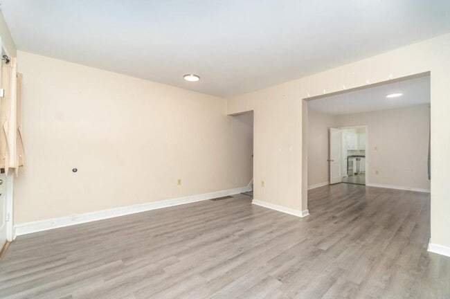 Photo - 602 W Louther St