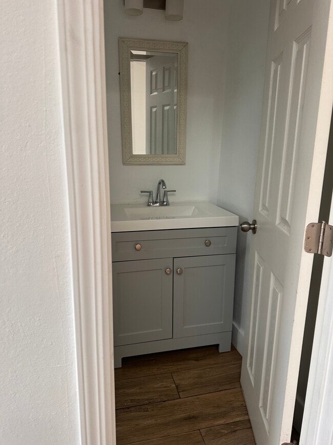 Photo - 283 McCreery Ave Unit Studio