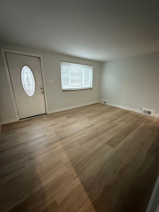 Photo - ***2 Bed / 1 Bath Home for Rent***