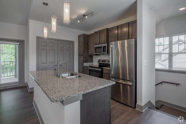 2BR, 2BA - L2 - 1,057SF - Kitchen