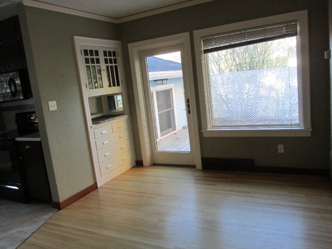 Photo - 2618 3rd Ave N