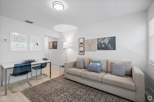 2BR, 2BA - 700SF - Living Room