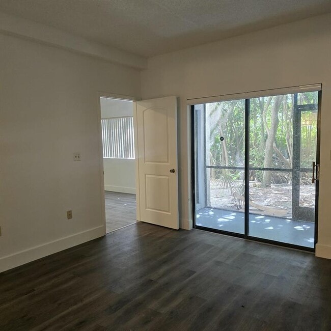 Photo - 2445 SW 18th Ter Unit 902