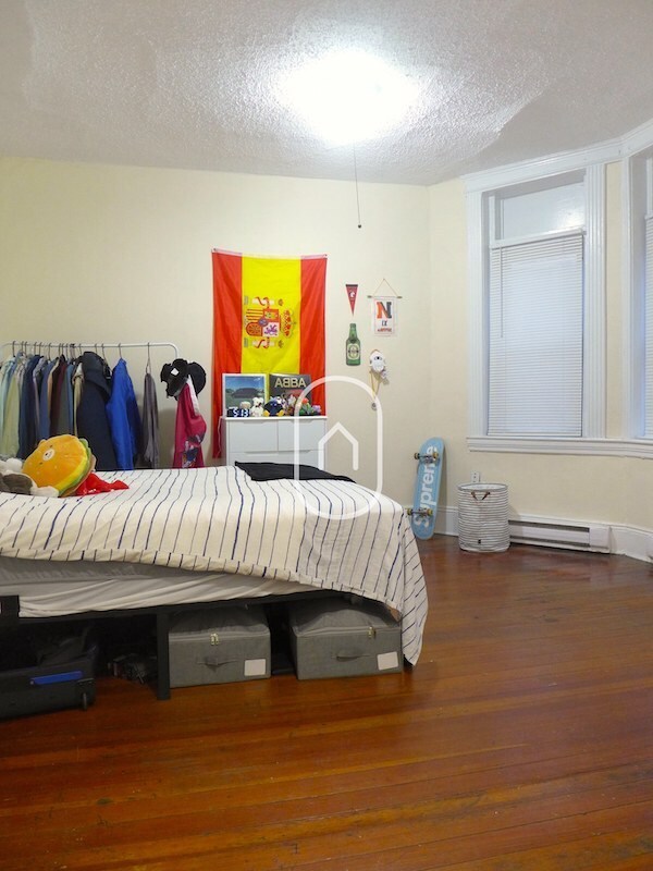 378 Riverway