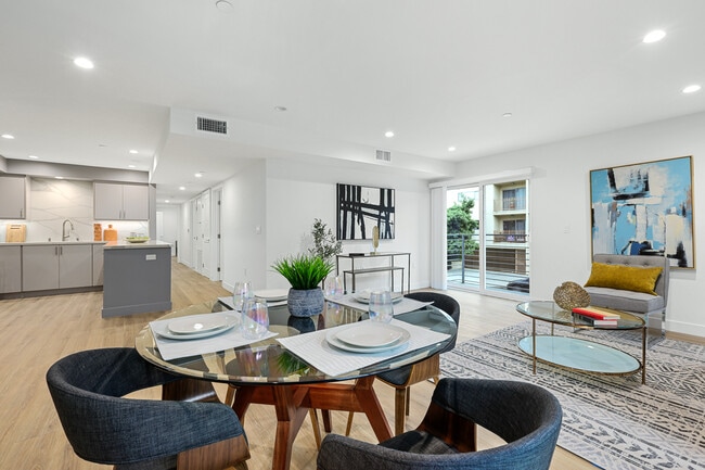 Photo - 5405 Hermitage Ave Unidad 201