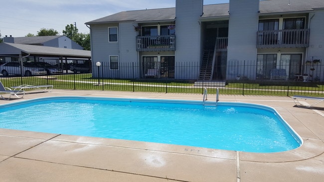 Willow Run Apartments - Willow Run Apartments